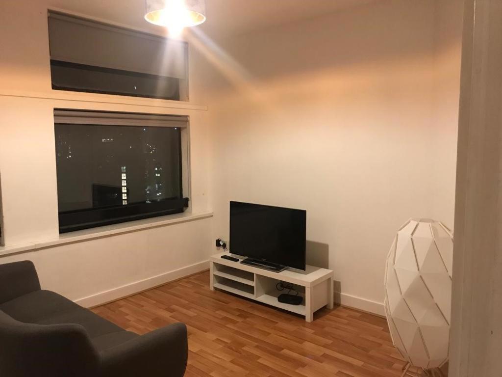 City Heights Manchester Bagian luar foto